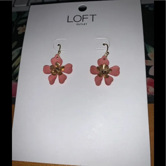 LOFT Flower Earrings - Picture 2 of 3